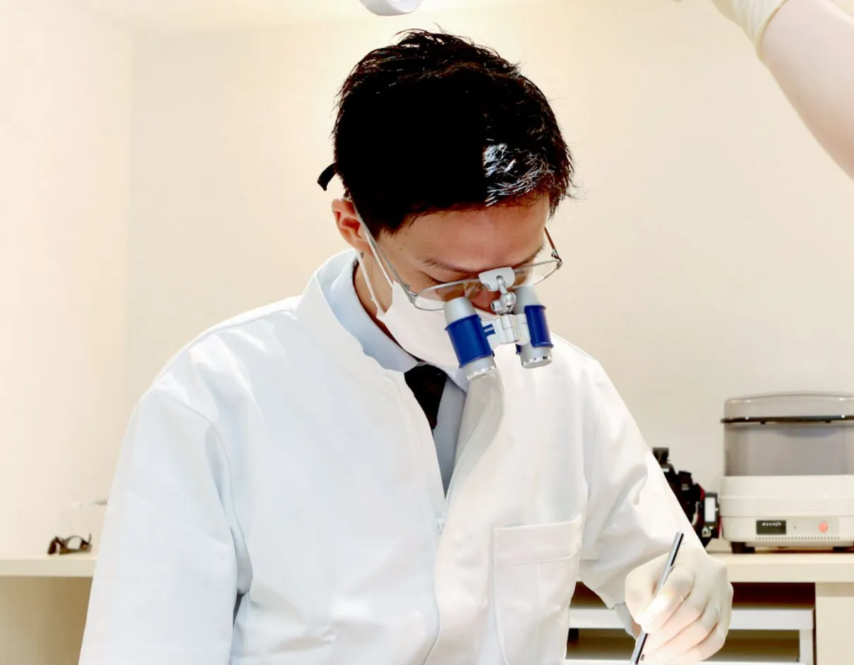 安心で確かな治療セラミストと呼ばれる経験豊富な歯科技工士と連携