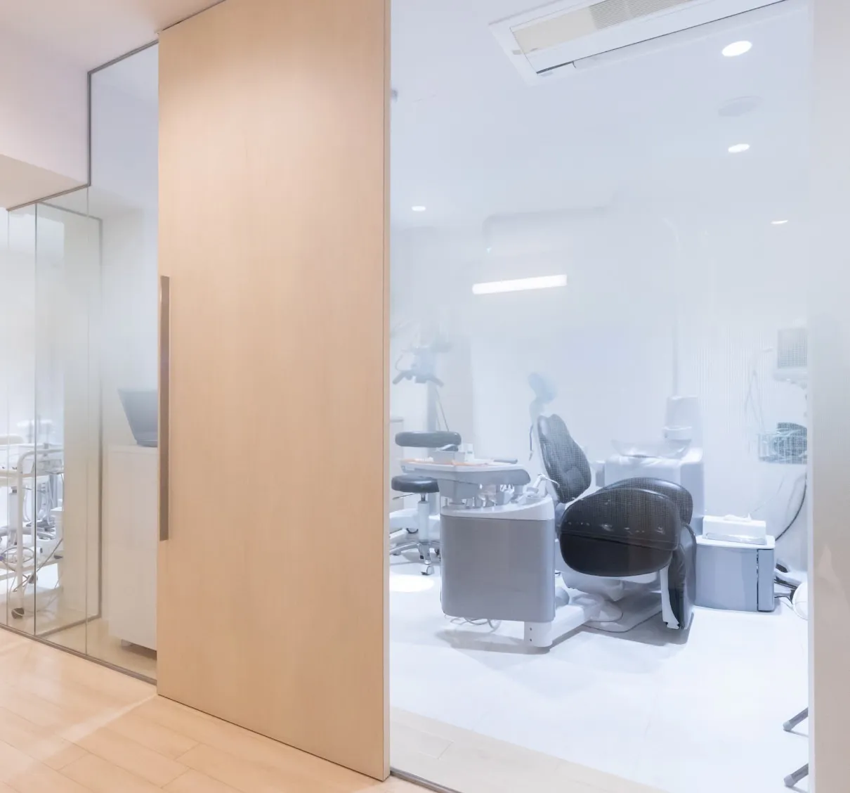 お子さま連れのママも安心な個室診察室を完備